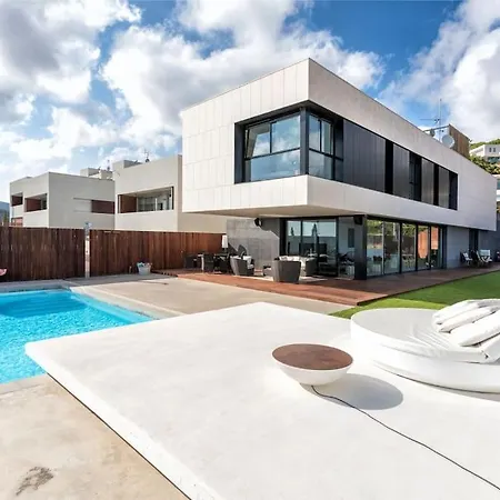 La Blanca Luxury Barcelona & Costa Brava Villa *